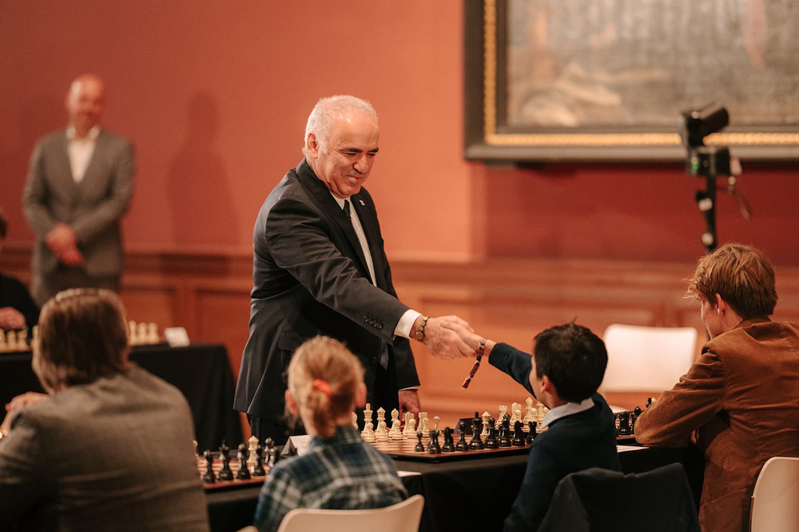 Kasparov playing with kids